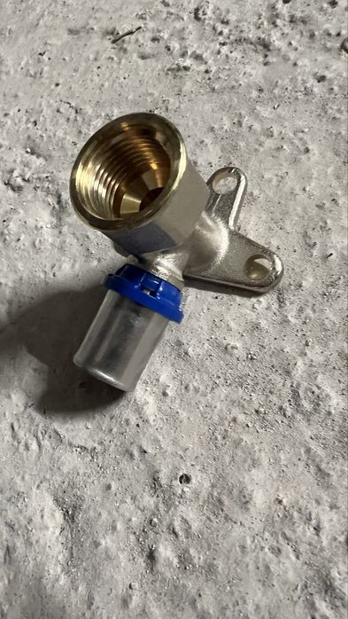 Прес фитинги 16мм 1/2