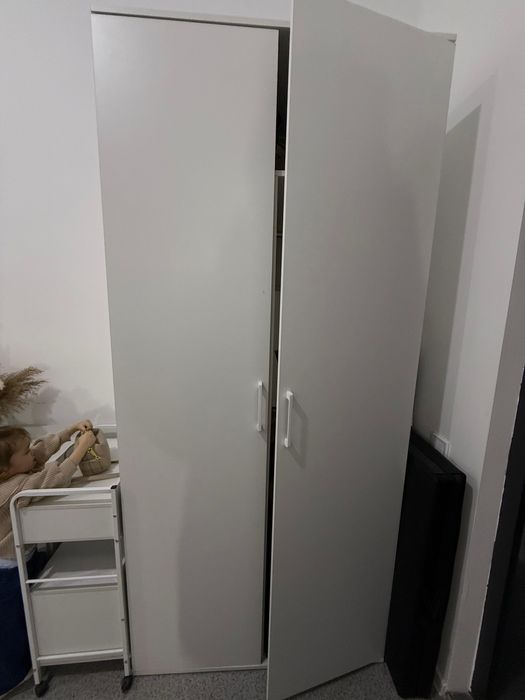 Шкаф двухдверной