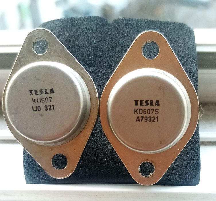 Vând tranzistori Tesla și IPRS Băneasa