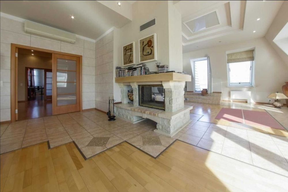 Дава се под наем Тристаен апартамент в София, Лозенец - 120 кв.м за 448.8 € - Снимка #2