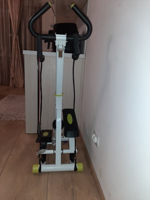 Степер  с ластици за ръце.