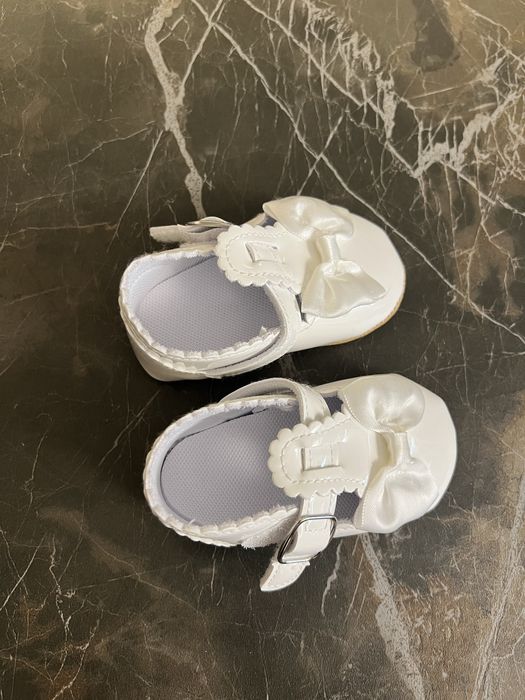 Бебешки обувчици
