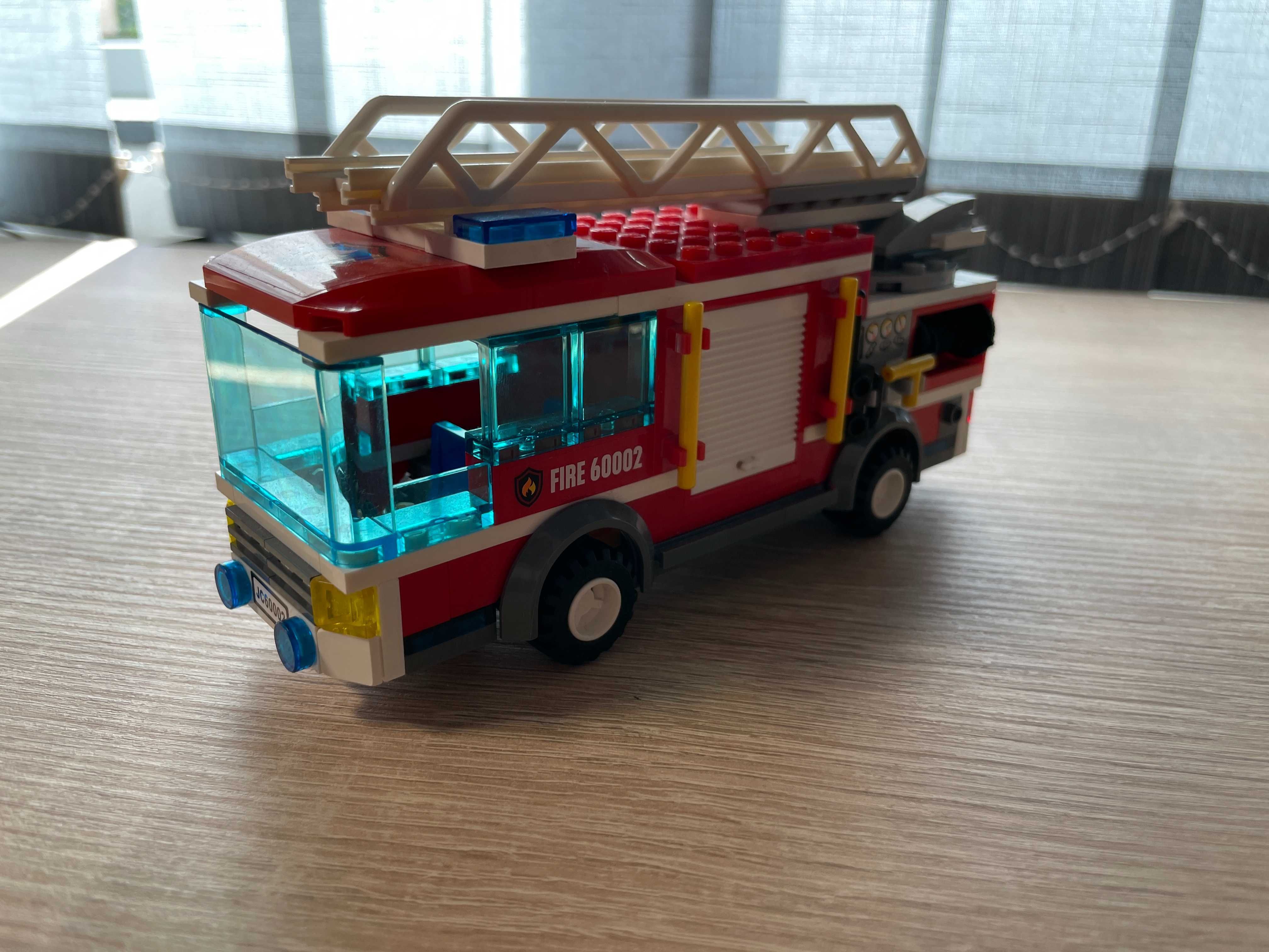 LEGO BUNDLE Fire Truck 60002 Off Road Fire Rescue 7942