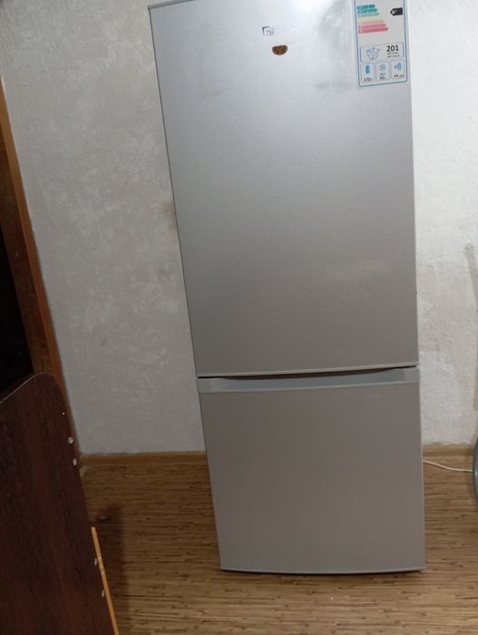 Продам холодильник