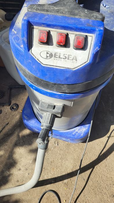 Vînd aspirator Elsea