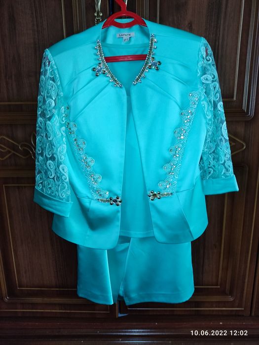 Тройка сотилади.кофта костюм юбка