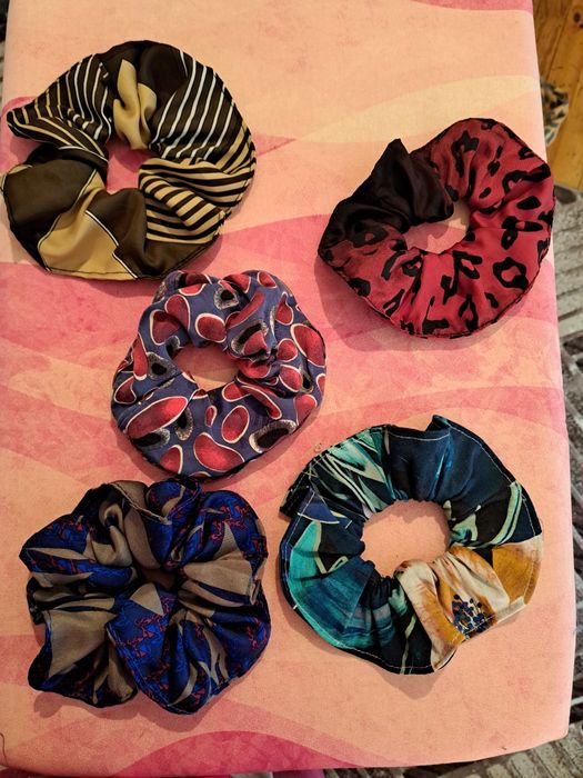 Уникални скрънч ластици