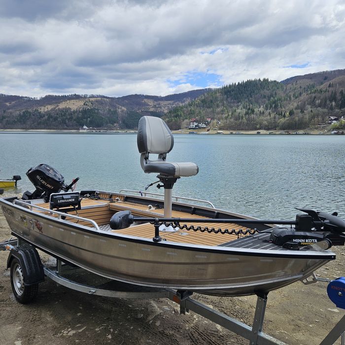 Barca, Motor Suzuki 20cp, Motor MinnKota, Sonar Lowrance, Peridoc