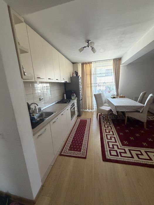 Vand apartament 3 camere Urusagului