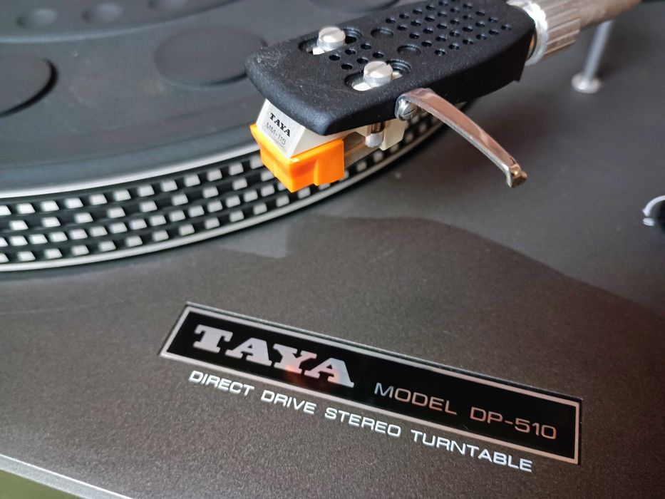 Грамофон TAYA DP-510 direct drive перфектен