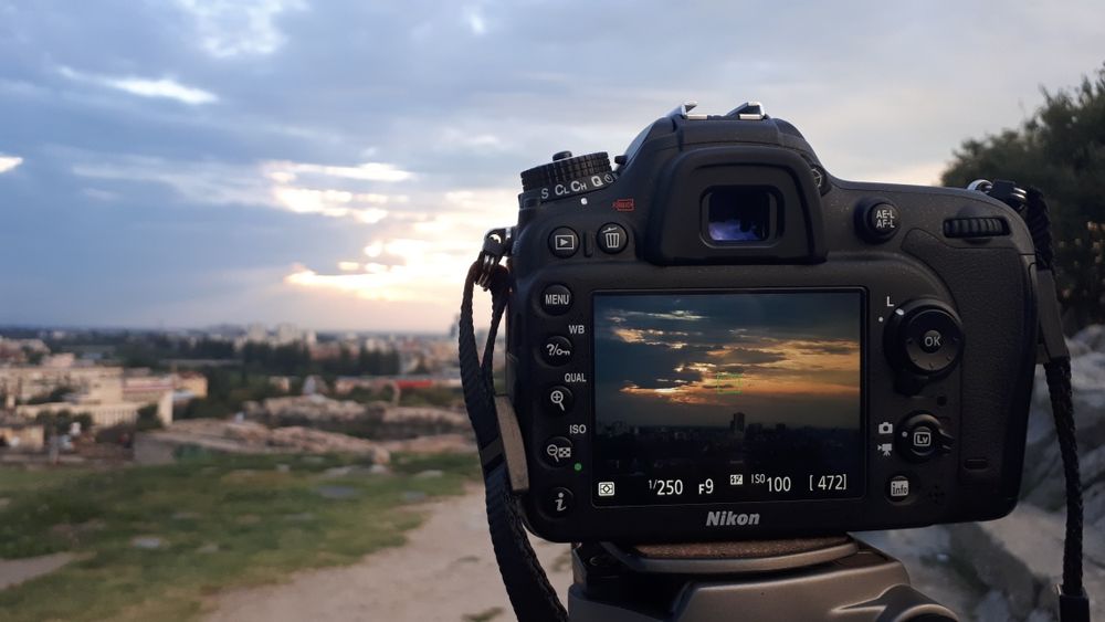 Продавам Nikon D7200 + Sigma 17-70mm F2.8-4