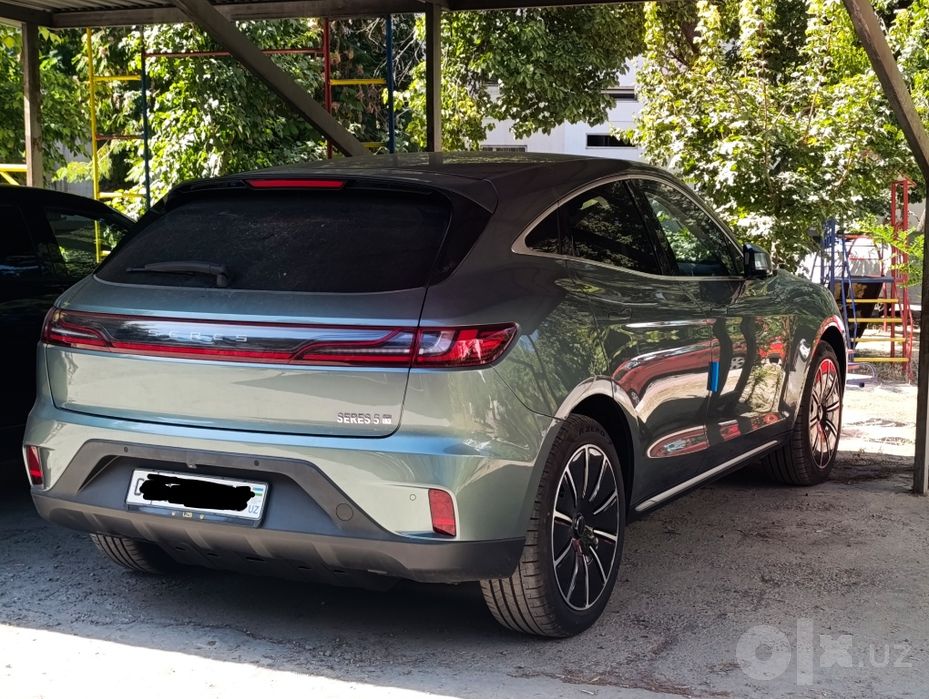 Huawei  Aito M5 AWD