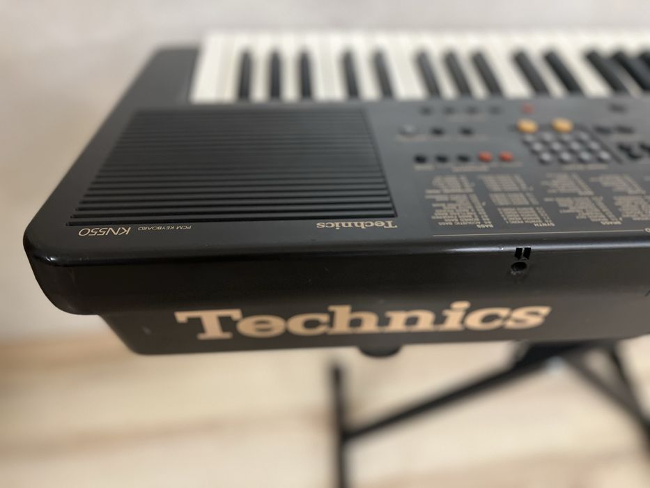 Синтезатор Technics KN550