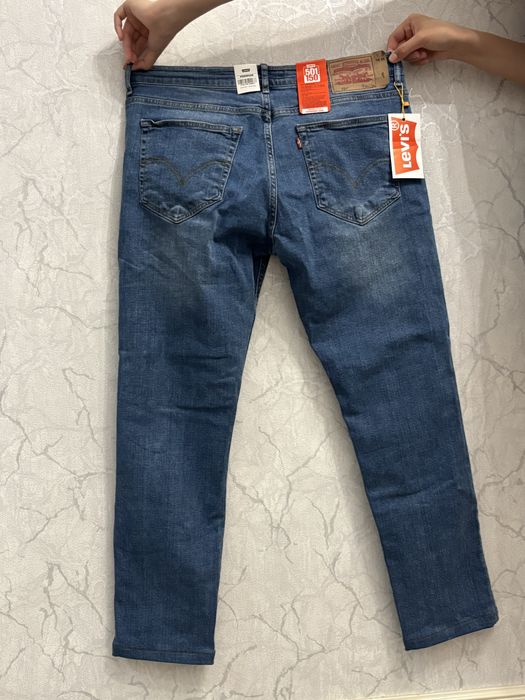 Продается женские джинсы