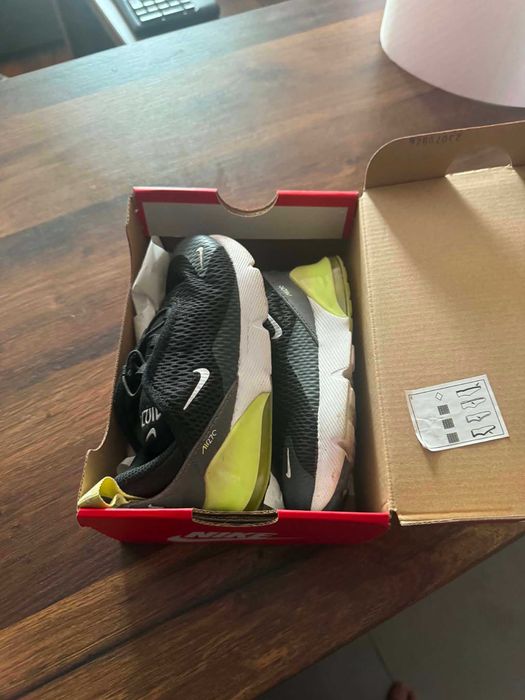 Оригинални детски маратонки Nike Air Max 270 (Черни / Neon) – С кутия
