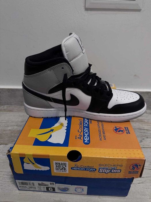 Jordan Sneakers High - White/Black Marimea 42