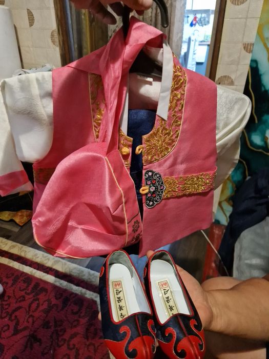 Продам срочно костюм