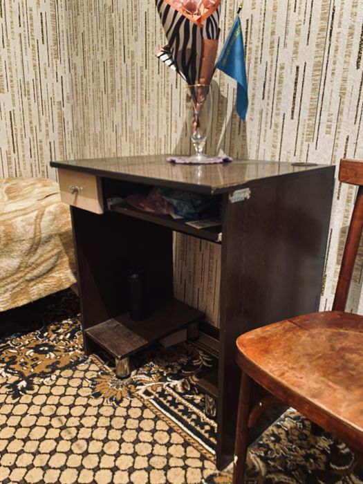 Продам компьютерный стол