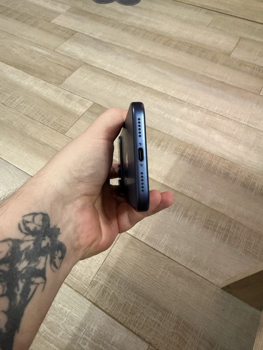 Продавам Iphone 17 Pro Max Blue 256GB