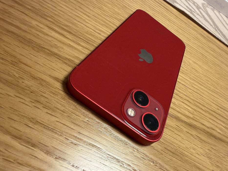 iPhone 13 червен 128 GB