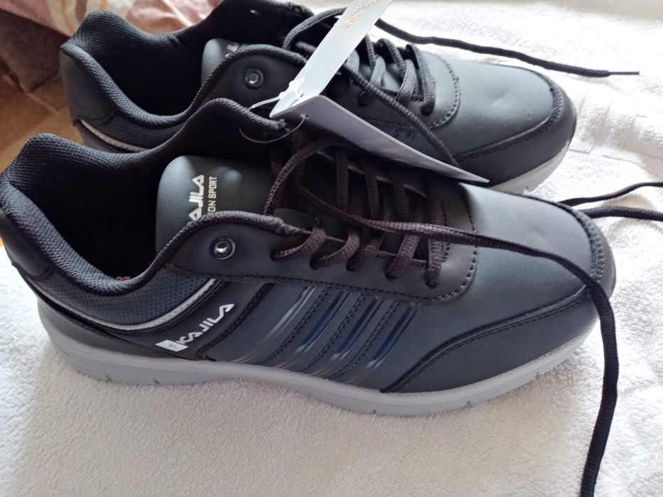 Кроссовки фирмы Гаджилла