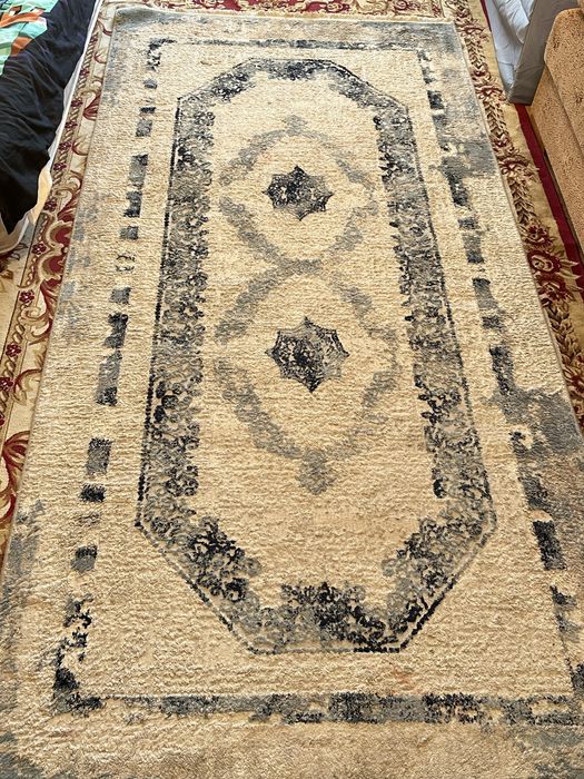 Продам ковер белый б/у