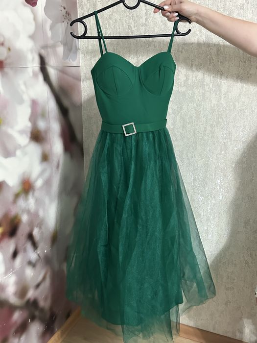 Платья вечерние,