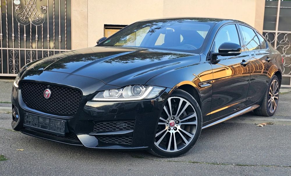 Jaguar XF Jaguar XF 2.0t Chequered Flag Sport -Pachet Automat