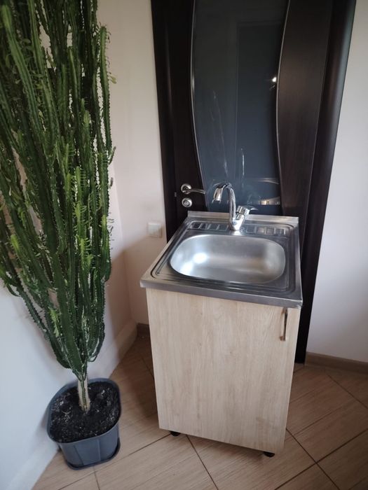 Продам кухонную тумбу мойку