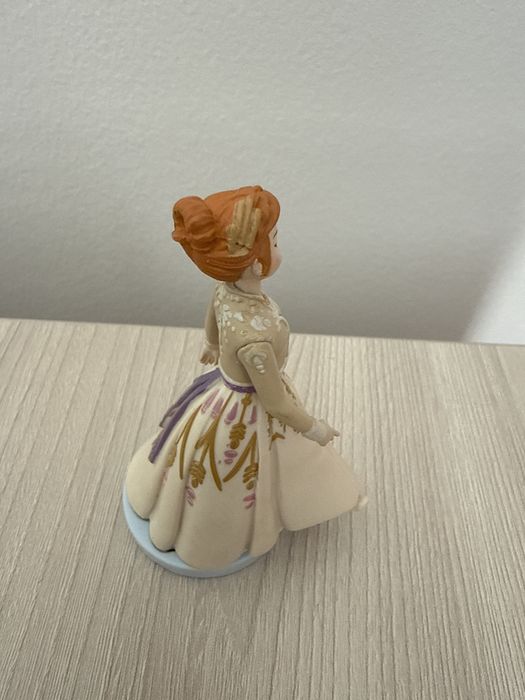 Холодное сердце фигурка Анны оригинал