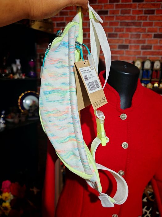 Borsetă Nike nou cu etichta