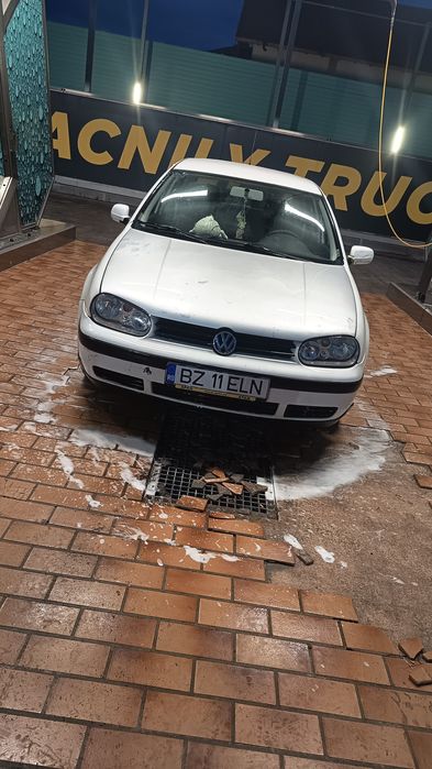 Golf 4 1.6 Benzina