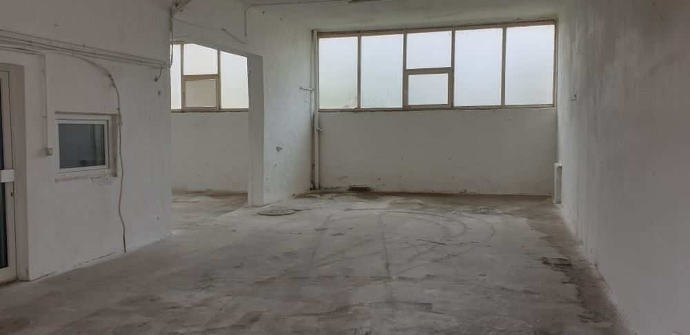 Hala de inchiriat  zona Bujac str Independentei 7/9