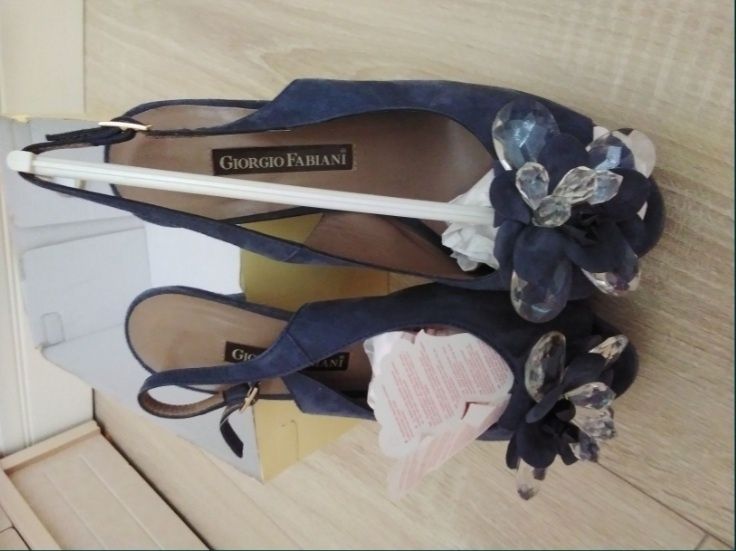 Босоножки  и стильные шлепки