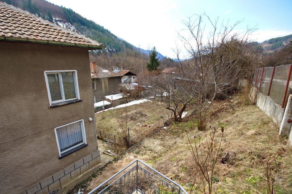 Продава къща до София!