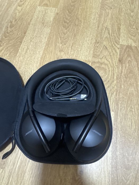 Casti Bose Noise Cancelling Headphones 700