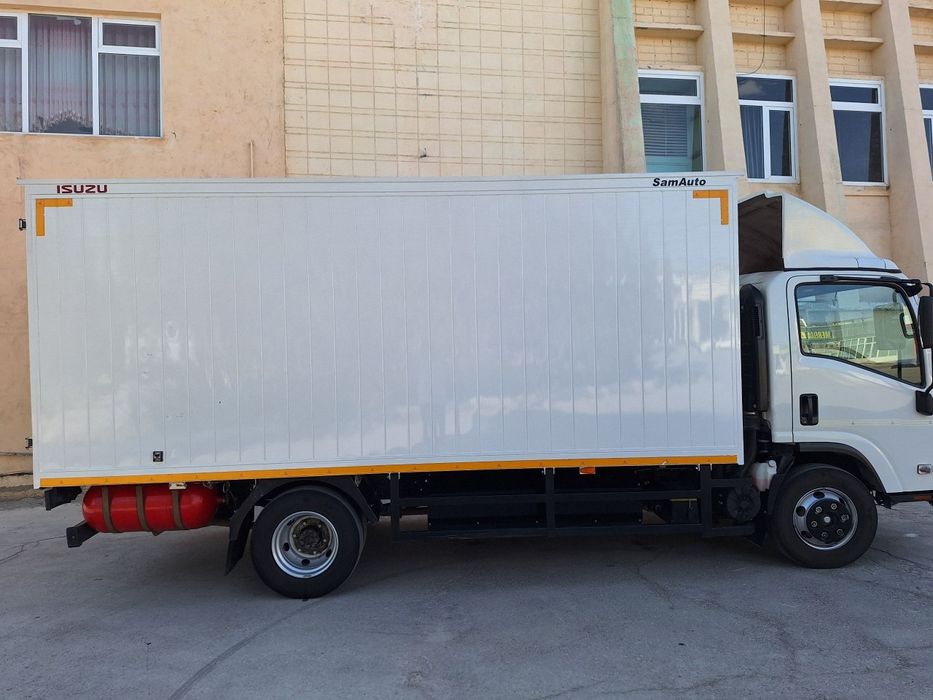 Изузи фургон металлические 5 тонна CNJ завотиской метан сотилади холат
