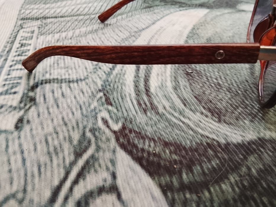 Очки солнцезащитные