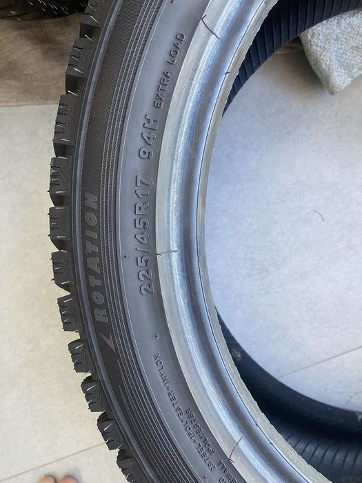 Продам шины kapsen 225/45/17. Шипы