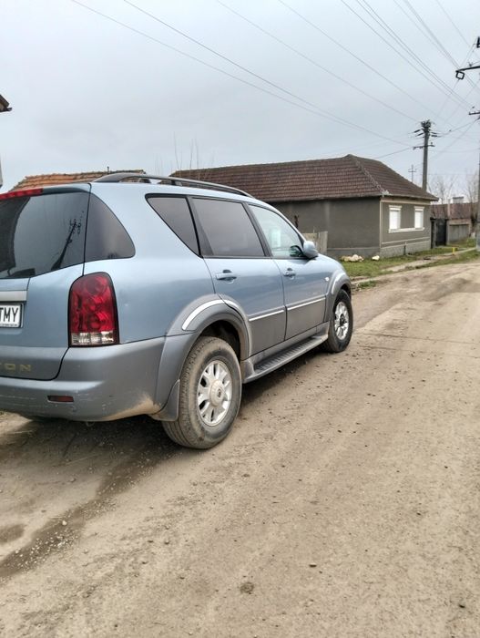 Vând Ssangyong Rextonu