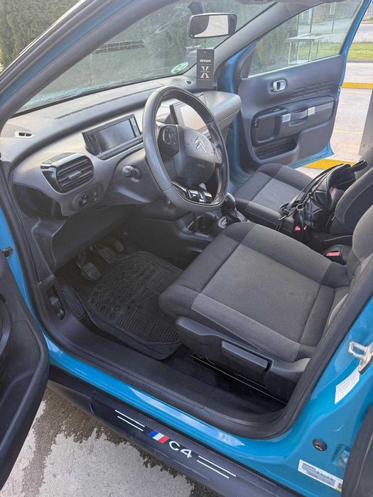 Vand citroen c4 cactus an 2017 acte la zi ,cauciucuri 10% uzura inchidere centralizata geamuri electrice 2 chei touch screen cu android auto motr 1.2