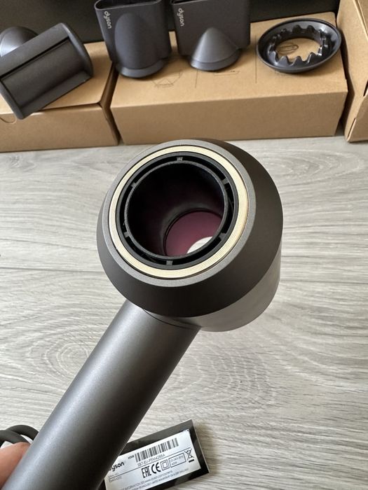 Dyson Supersonic HD08 - ca nou, folosit foarte puțin