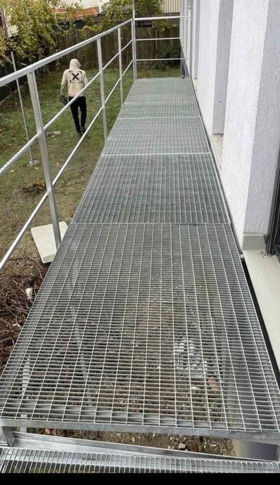 Trepte și grătare metalice zincate la diferite dimensiuni debitam la d