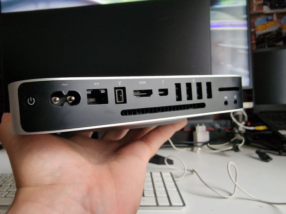 Pachet complet Apple Mac Mini A1347 + Tastatură și Mouse Apple Originale