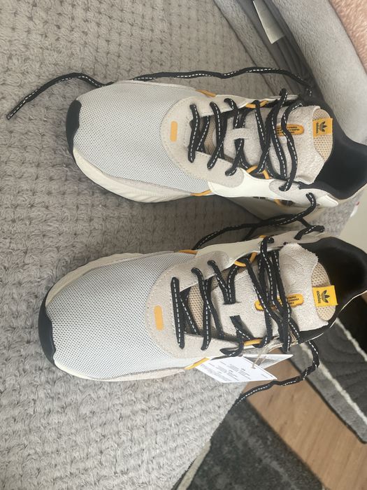 Papuci Adidas in stare foarte buna nepurtati.Nu accept card doar cash!