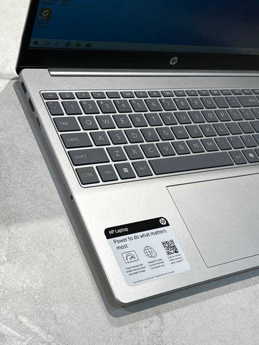 HP Laptop i5-1334U DDR4 8GB SSD Nvme 256GB 15'6 FHD
