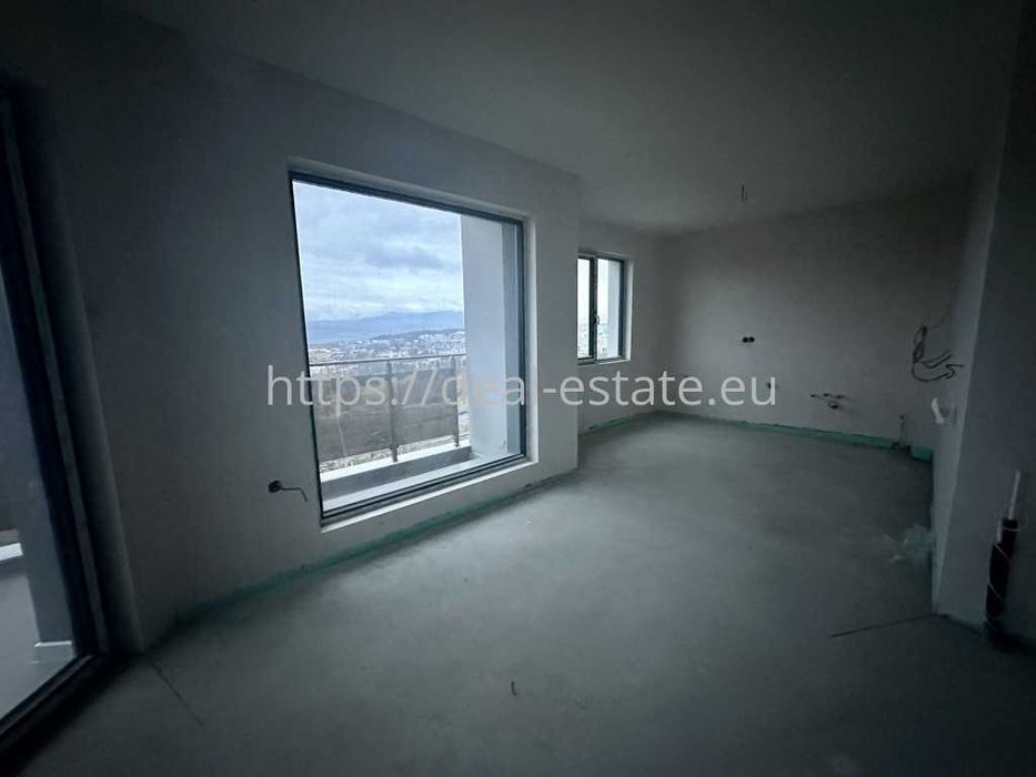 Продава се Многостаен апартамент в Благоевград, Широк център - 141 кв.м за 980 €/кв.м - Снимка #1