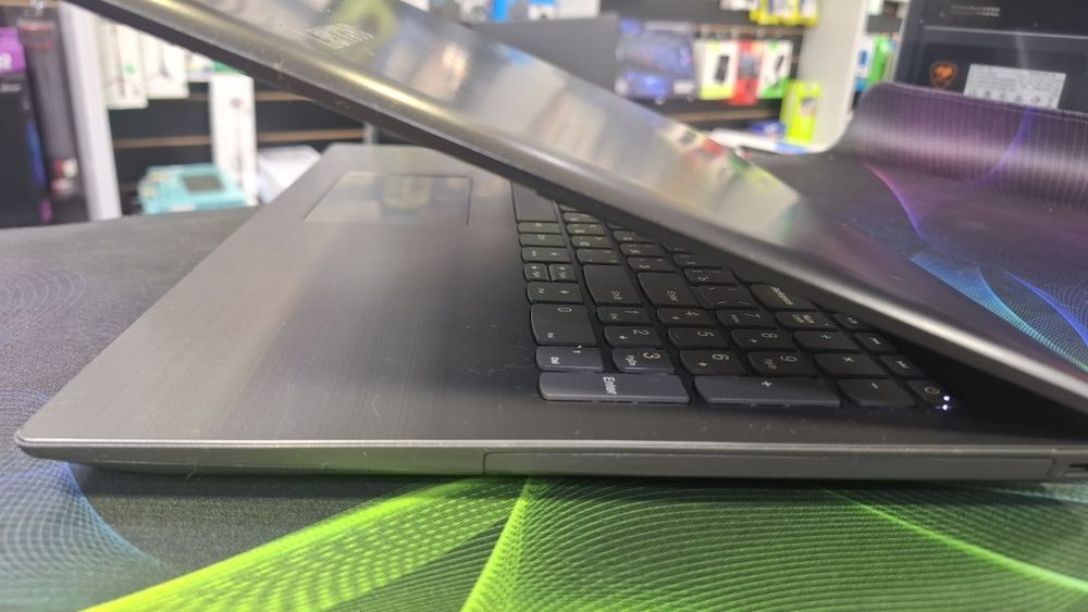 Ноутбук Lenovo в отличном состоянии