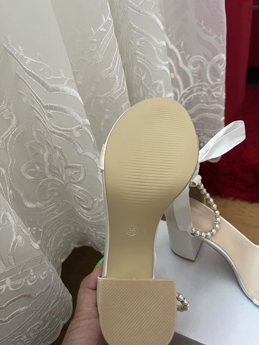 Sandale elegante cu toc