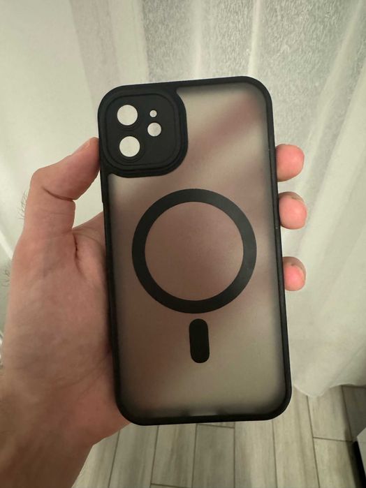 Husă iPhone 11 / Negru / compatibilă MagSafe